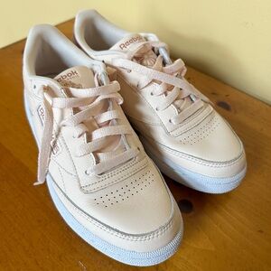 Reebok Women’s Club C85 Sneaker light pink size 8
